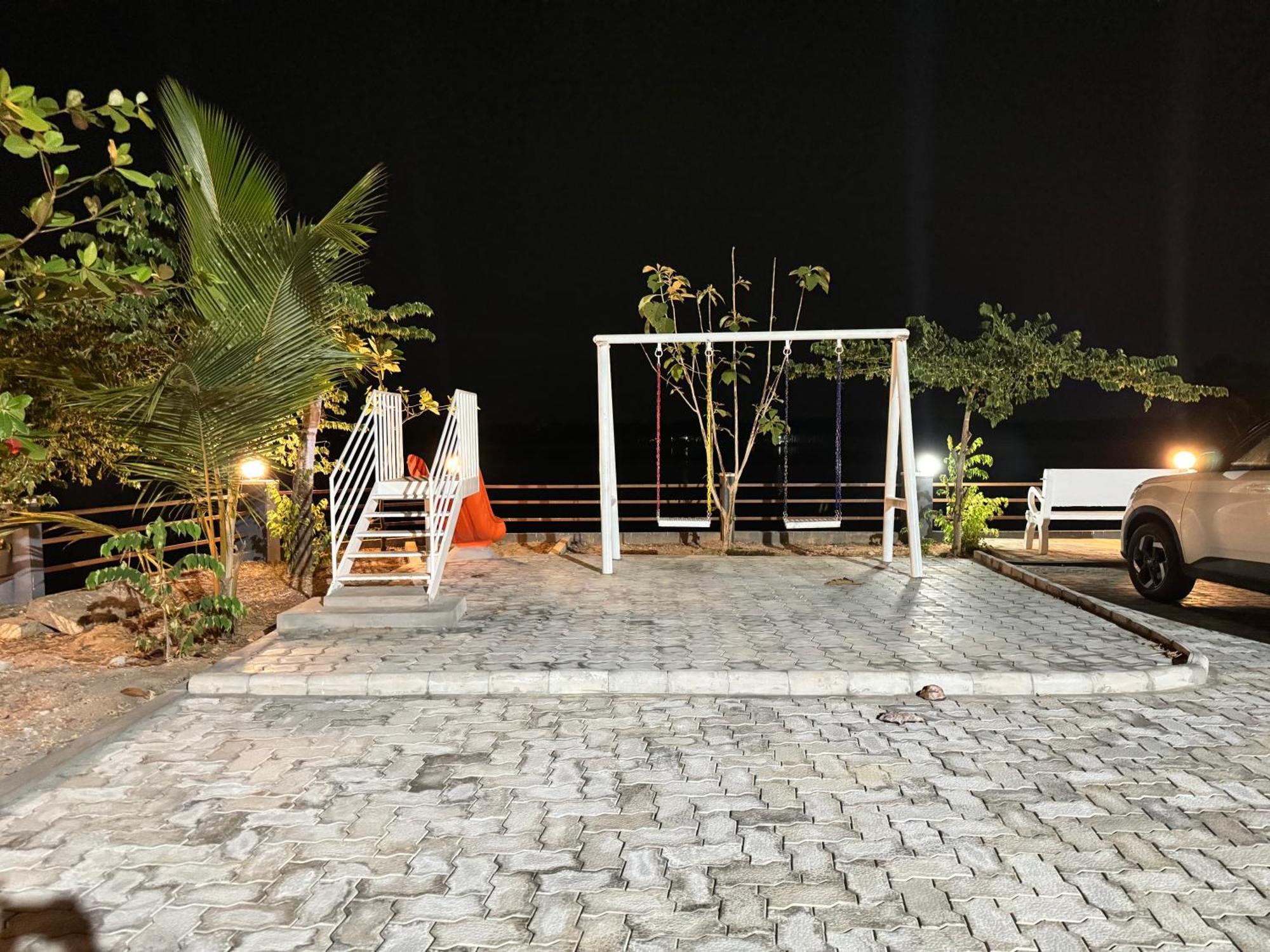 The Backwater Homestay Udupi Buitenkant foto
