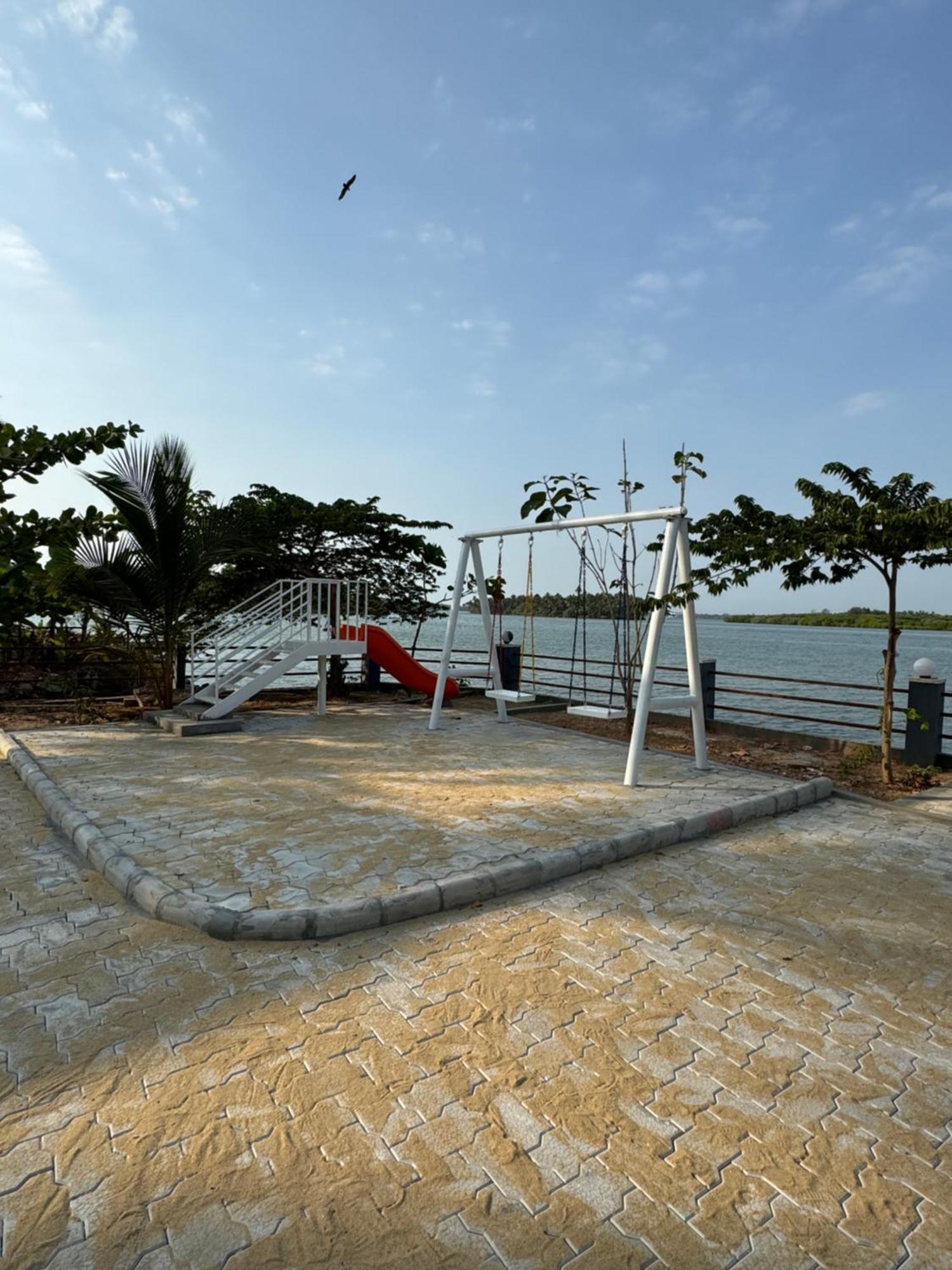 The Backwater Homestay Udupi Buitenkant foto